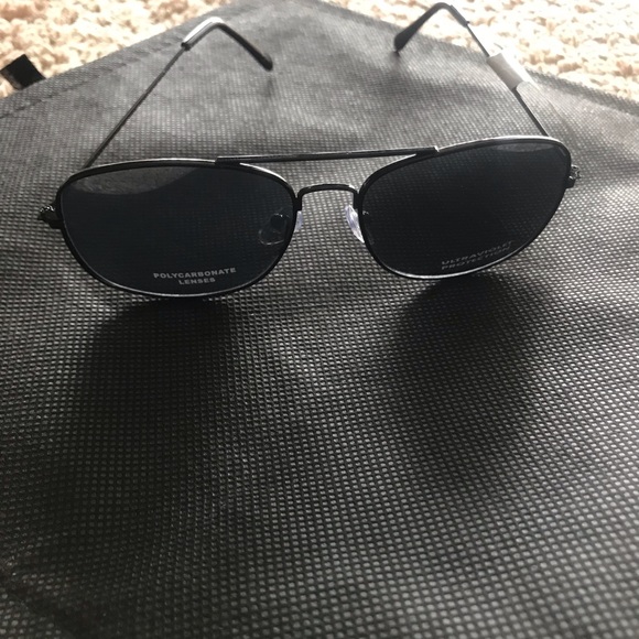 Black frames kid - Picture 3 of 3